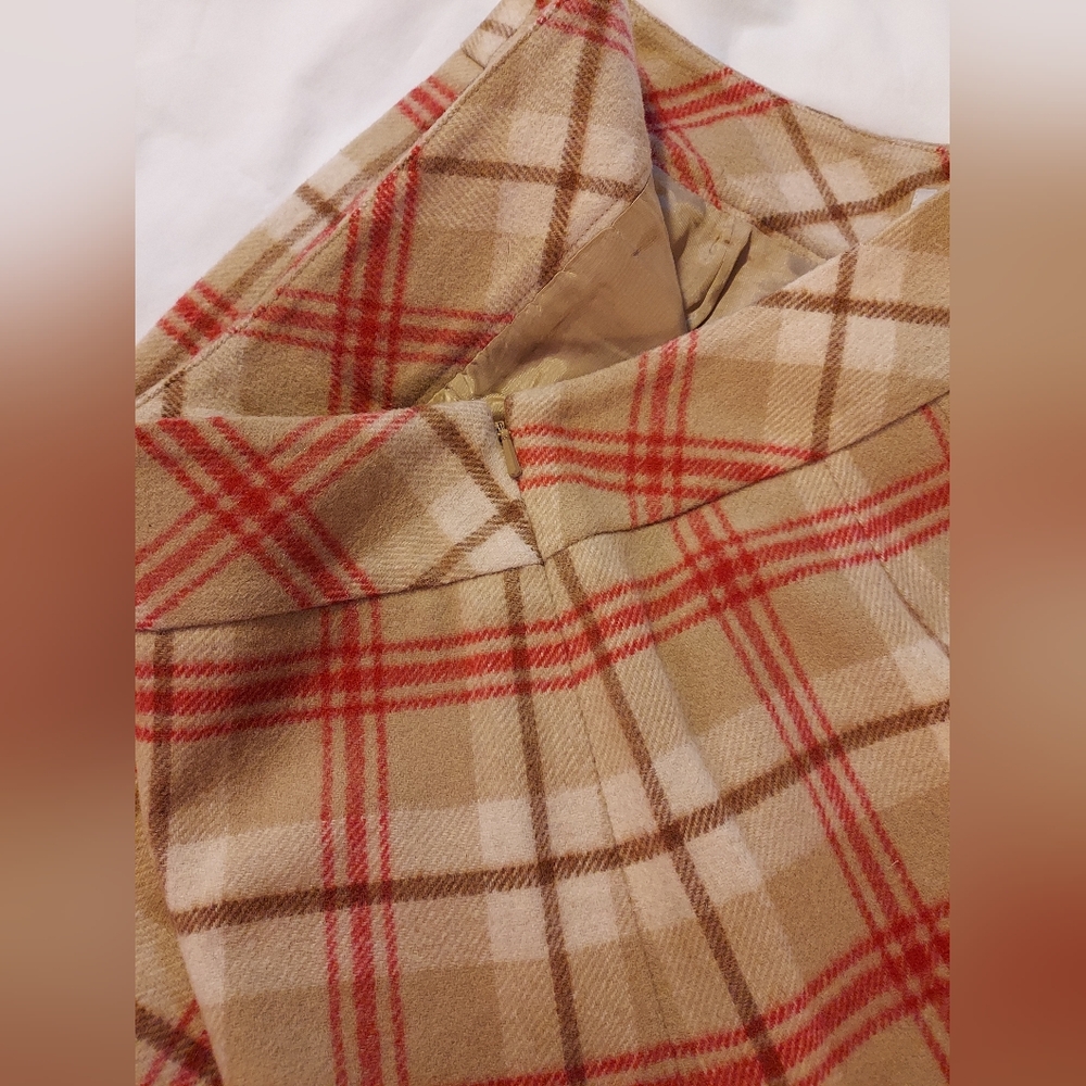 LOFT Preppy Tan and Red Wool Blend Plaid Mini Skirt With Side Zip - Picture 6 of 6